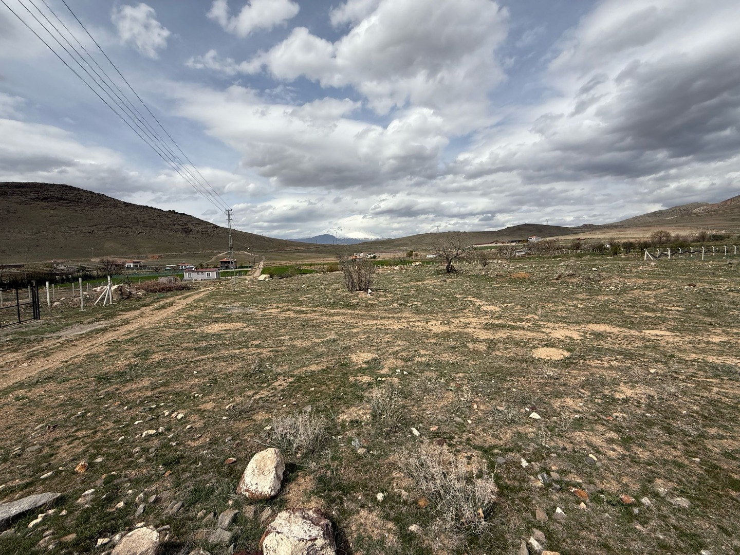 KAYSERİ DEVELİ ZİLE MAHALLESİ BAĞALTI MEVKİİNDE SATILIK BAHÇE